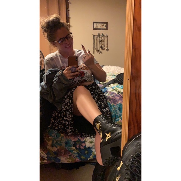 Meet Your Posher! Jesse 🖤 - Picture 2 of 11